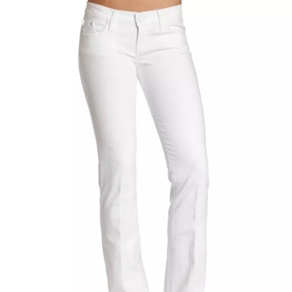 White Rock & Republic Jeans with Rhinestone Pockets Size 8